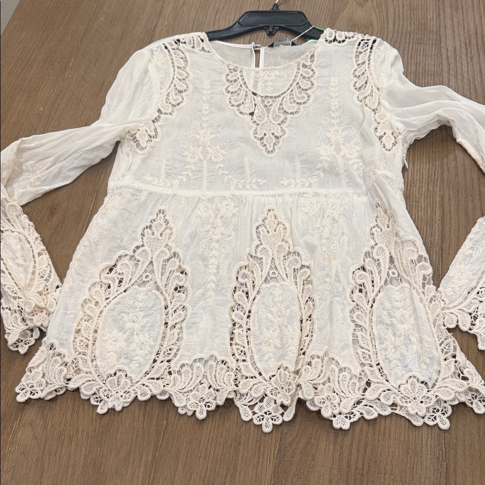 Dolce Vita Ivory Embroidered Blouse